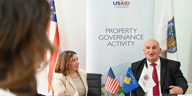 Komuna e Vitisë nënshkruan Memorandum Mirëkuptimi me USAID in Radio