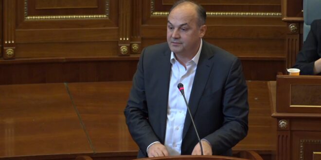 Enver Hoxhaj: Prioritet i Qeverisë së Kosovës duhet të jetë aplikimi në NATO, ndërsa ajo kërkon statusin e kandidatit për integrim në BE