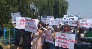 Sot në Ferizaj është mbajtur protesta kundër vrasjes së 18-vjeçares, Marigona Osmani