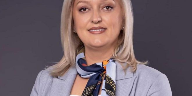 Leonora Morina-Bunjaku prezanton programin për Gjilanin, prioritet të rinjtë dhe gratë 