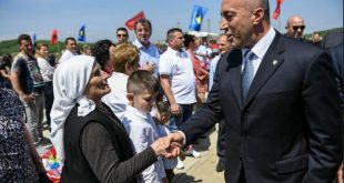 Kryeministri Ramush Haradinaj bëri edhe homazhe në Meje të Gjakovës