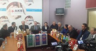 Aleanca Kosovare e Bizneseve organizon konferencë për media lidhur me ndikimin e taksës 100% për produktet serbe