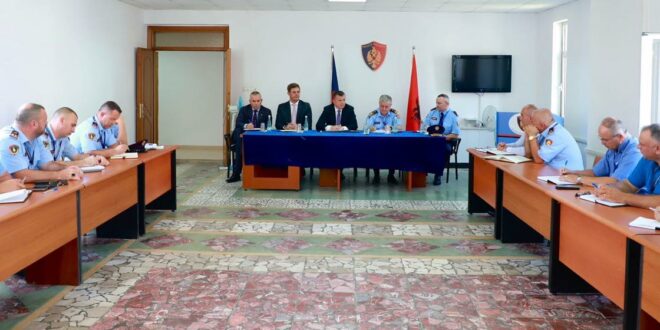 Ministri, Taulant Balla falënderoi Policinë Kufitare, lidhur me punën e shkëlqyer për menaxhimin e fluksit të udhëtarëve