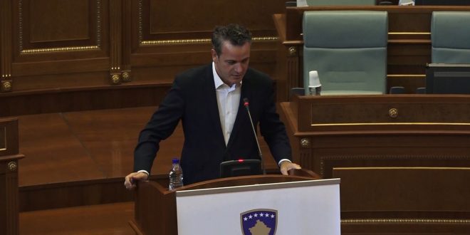 Arben Gashi: Ju jeni ata që keni hedhur gaz lotsjellës këtu, ju keni ushtruar dhunë në këtë kuvend për këtë marrëveshje