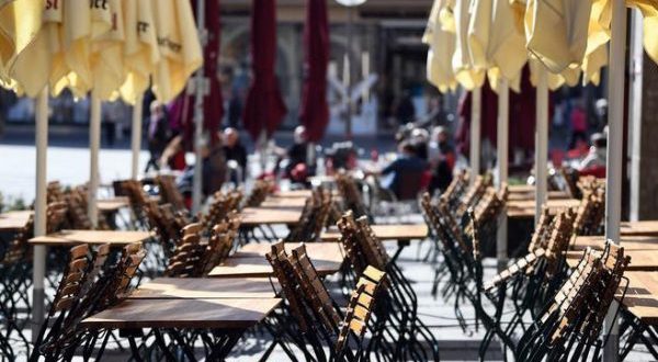 Shkurtimi i orarit të gastronomisë, mbyllja e klubeve të natës janë masat që pritet të miratohen sot