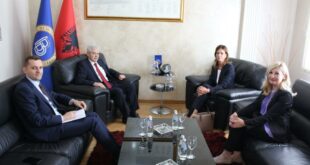 Kryetari i BDI-së, Ali Ahmeti ka pritur në takim ambasadoren e Zvicrës, Véronique Hulmann