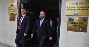 Ministri Tahiri thotë se Kosova e ka obligim që të investoj në fushën e arsimit dhe zhvllimin e Kosovës Lindore