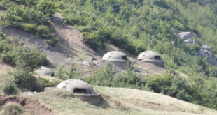 Shqipëria ishte e njohur për bunkerë dhe strehimore, madje edhe të tilla për mbrojtje kundër armëve bërthamore