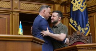 Kryetari polak, Andrzej Duda, ka arritur të dielën në Kiev dhe i bëri thirrje Ukrainës të mos dorëzohet