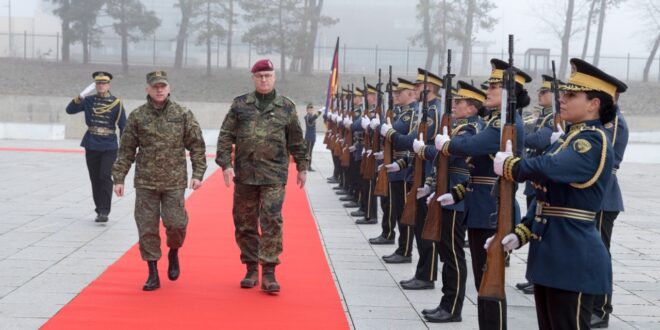 Komandanti i FSK-së, Gjenerallejtënant  Bashkim Jashari, priti me ceremoni zyrtare Shefin e Mbrojtjes së Gjermanisë Gjeneral Eberhard Zorn