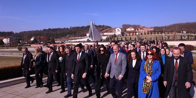 Kryetari i PDK-së, thotë se sakrifica titanike e familjes Jashari, në Prekaz, i dha drejtim luftës së UÇK-së