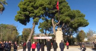 Sot në qytetin e Vlorës u mbajt ceremonia festive, shtetërore, për këtë ditë historike të të gjithë shqiptarëve