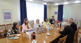Kryetari i BDI-së, Ali Ahmeti ka biseduar me zëvendës ministren e Jashtme greke, Aleksandra Papadopoulo