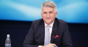 Agron Gjekmarkaj: Ndarja mes PD-së së madhe dhe PD-së së vogël do të jetë vetëvrasja e madhe që do të na çojë drejt asgjësimit