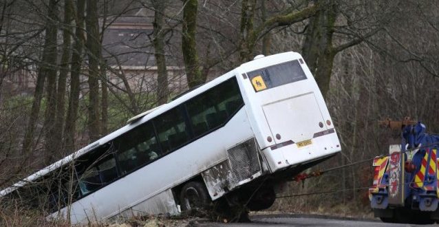 Në zonën e Radavcit të Pejës është aksidentuar një autobus me ç’rast janë lënduar dhjetëra udhëtar