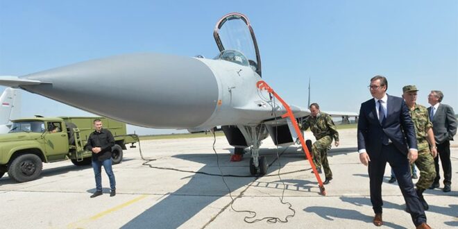 Kryetari serb, Aleksandar Vuçiq vendosi të ngre në qiell aeroplanët MiG-29, për të vëzhguar territorin