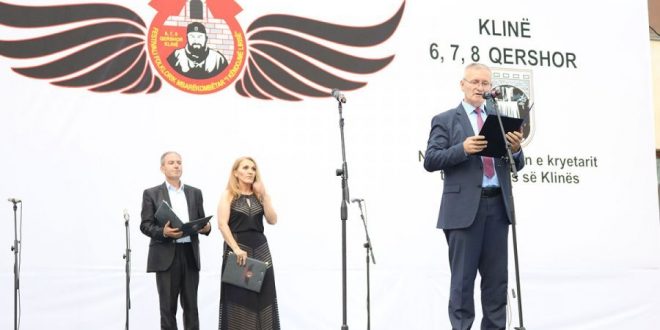 Në Klinë, në natën e parë të festivalit Folklorik, “I Këndojmë Lirisë”, u shpalos kënga dhe vallja kombëtare