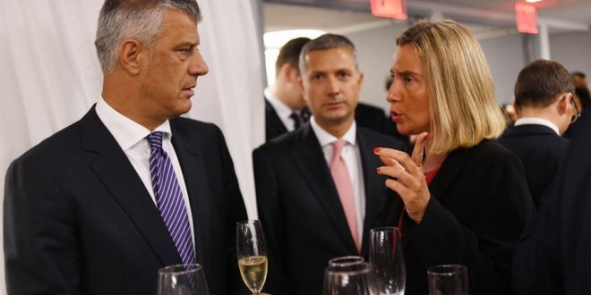 Mogherini thotë se taksa duhet të hiqet në mënyrë që dialogu të vazhdojë sa më shpejtë që të jetë e mundur