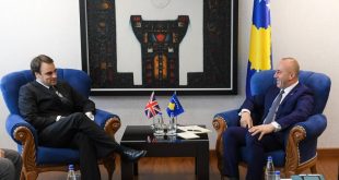 Kryeministri i Kosovës, Ramush Haradinaj, ka pritur sot në një takim ambasadorin britanik, Ruairi O’Connell