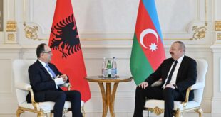 Kryetari i Shqipërisë, Bajram Begaj, gjatë një vizitë zyrtare në Azerbajxhan është takuar me kryetarin e shtetit, lham Alijev