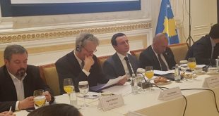 Ambasadori i ShBA-ve, Greg Delawie: Dialogu Kosovë-Serbi solli përfitime, s’ka alternativë tjetër përveç negociatave