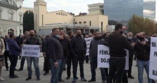 Pas përfundimit të protesës puntorët e Telekomit kanë hyrë ë grevë e cila do të mbahet në ndërtesën e kësaj ndërmarrje