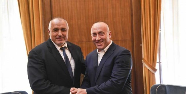 Kryeministri i Kosovës, Ramush Haradinaj është takuar sot në Tiranë me kryeministrin e Bullgarisë, Boyko Borissov