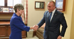 Kryeministri Haradinaj, gjatë vizitës në SHBA ka takuar, Senatoren amerikane nga shteti i Iowa-s, Joni Ernst