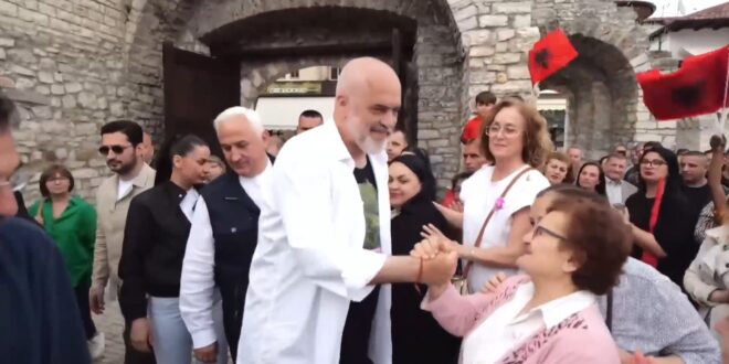 Edi Rama: Kandidatët e koalicionit Berisha-Meta, Rama përfaqësojnë faqen e zezë të Shqipërisë