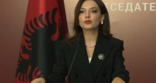 Elisa Spiropali: Cenimi i gjuhës shqipe cenon identitetin e shqiptarëve, çështja duhet të zgjidhet sipas marrëveshjes së Ohrit