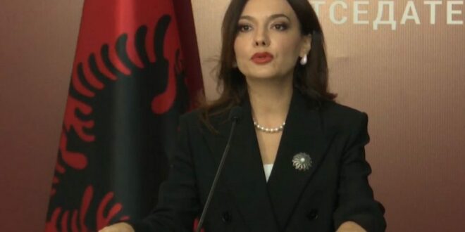 Elisa Spiropali: Cenimi i gjuhës shqipe cenon identitetin e shqiptarëve, çështja duhet të zgjidhet sipas marrëveshjes së Ohrit