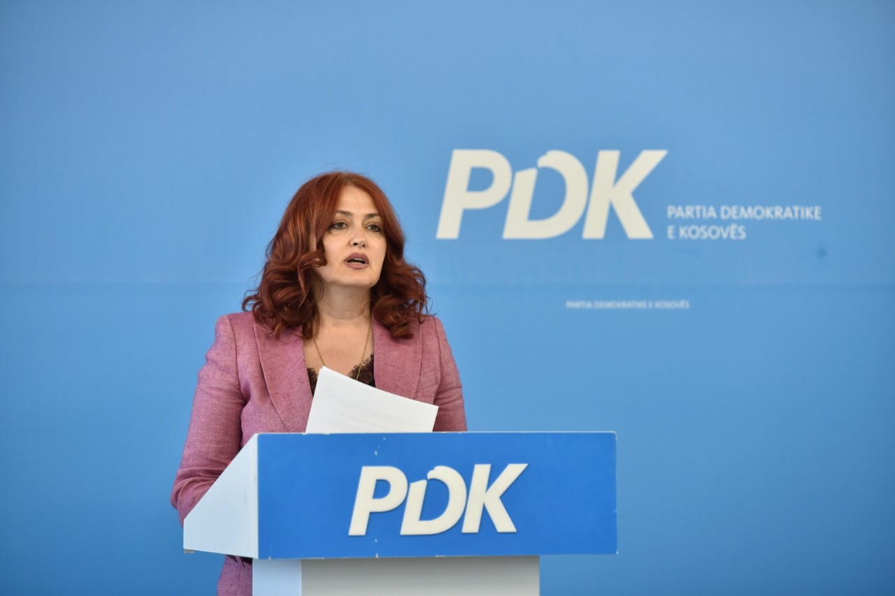 Deputetja e PDK-së, Eliza Hoxha, ka thënë se Gjykata Speciale është e  vetmja gjykatë që nuk jep llogari. - Radio Kosova e Lirë
