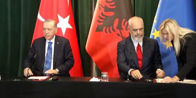 Kryeministri, Edi Rama, ka falënderuar, kryetarin turk Erdogan, jo vetëm për nënshkrimin e tri marrëveshjeve ndërmjet dy vendeve