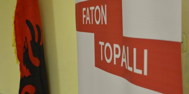 Faton Topalli, kandidat për kryetar të Ferizajt nga Lëvizja Vetëvendosje, kritikon Muharrem Sfarçën