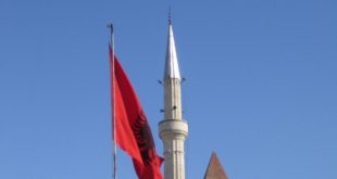 Partia FJALA, NISMA, PDK-ja, AKR-ja...iu urojnë besimtarëve islamë festën e Kurban Bajramit