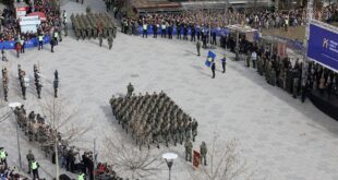 Forca e Sigurisë së Kosovës dje ka parakaluar me dinjitet para qytetarëve të vendit në festimet e 14-vjetorit të Pavarësisë