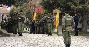 FSK parakalon në Rahovec si dhe bënë nderime pranë shtatores së heronjve të kombit Xhelal Hajda dhe Selajdin Mullabazi