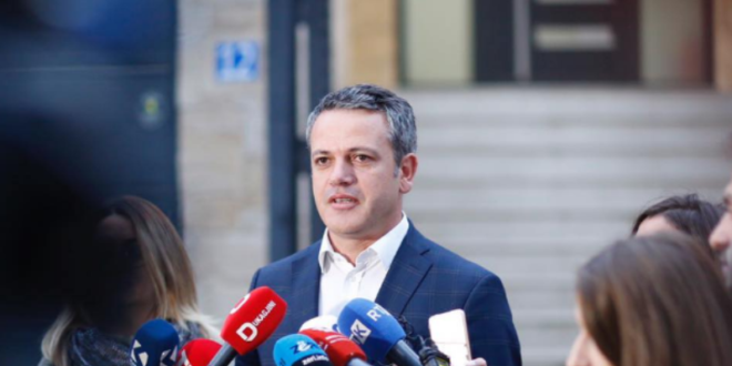 Arben Gashi: Kosova nuk mund ta përballojë një qeverise të tillë me skandale të njëpasnjëshme dhe sanksione ndërkombëtare