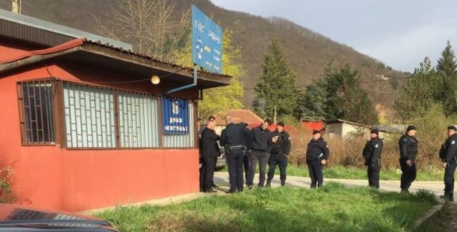 Administrata Tatimore e Kosovës Policia e Kosovës bastisje në Zubin Potok