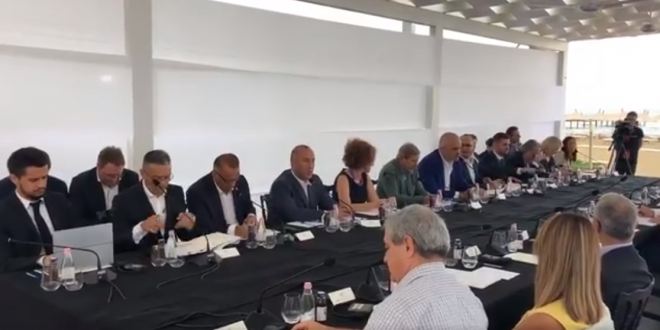 Haradinaj: Bashkëpunimi për të tashmen prosperuese dhe të ardhmen e sigurt për qytetarët tanë është inkurajues