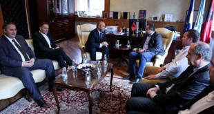 Kryetari i Prishtinës, Shpend Ahmeti, priti në takim një delegacion të AAK-së kryesuar nga Ramush Haradinaj