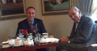 Kryetari i AAK-së, Ramush Haradinaj ka pritur në një takim komandantin e parë të KFOR-it, Mike Jackson