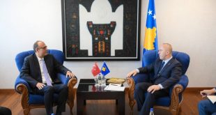 Kryeministri Haradinaj, ka pritur sot në një takim ambasadorin e ri të Turqisë në Kosovë, Cagri Sakar