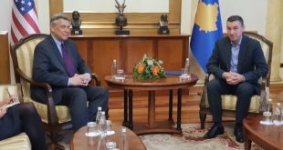 Kryetari i Kuvendit të Kosovës, Kadri Veseli ka pritur sot në takim ambasadorin e ri të ShBA-së në Kosovë, Philip Kosnett