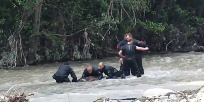 Kërkimet për gjetjen e trupit të policit, Armend Trenën vazhdojnë edhe sot