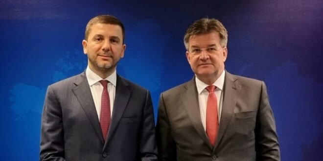 Kryetari i PDK-së, Memli Krasniqi, ka biseduar me emisarin e BE-së për Dialogun Kosovë-Serbi, Miroslav Lajçak