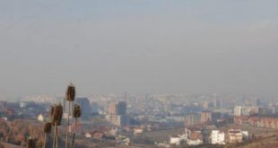 Instituti Kombëtar i Shëndetësisë: Prishtina po zhytet në smog dhe ndotje të kombinuar të ajrit me gazra dhe aerosole