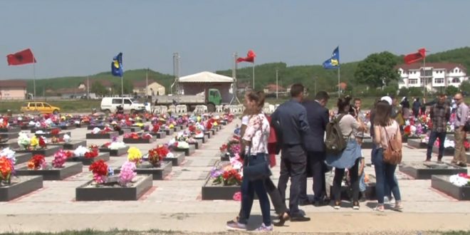 U përkujtua 19-vjetori i masakrës së forcave kriminale serbe kundër shqiptarëve, në Mejë të Gjakovës