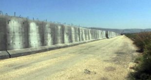 Muri 900 kilometra përgjatë kufirit të Turqisë me Sirinë, do të përfundojë në fund të muajit shkurt