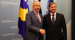 Ministri i Jashtëm slloven, Karl Erjavec, sot qëndron për vizitë zyrtare në Kosovë, takon Haradinajn e Pacollin